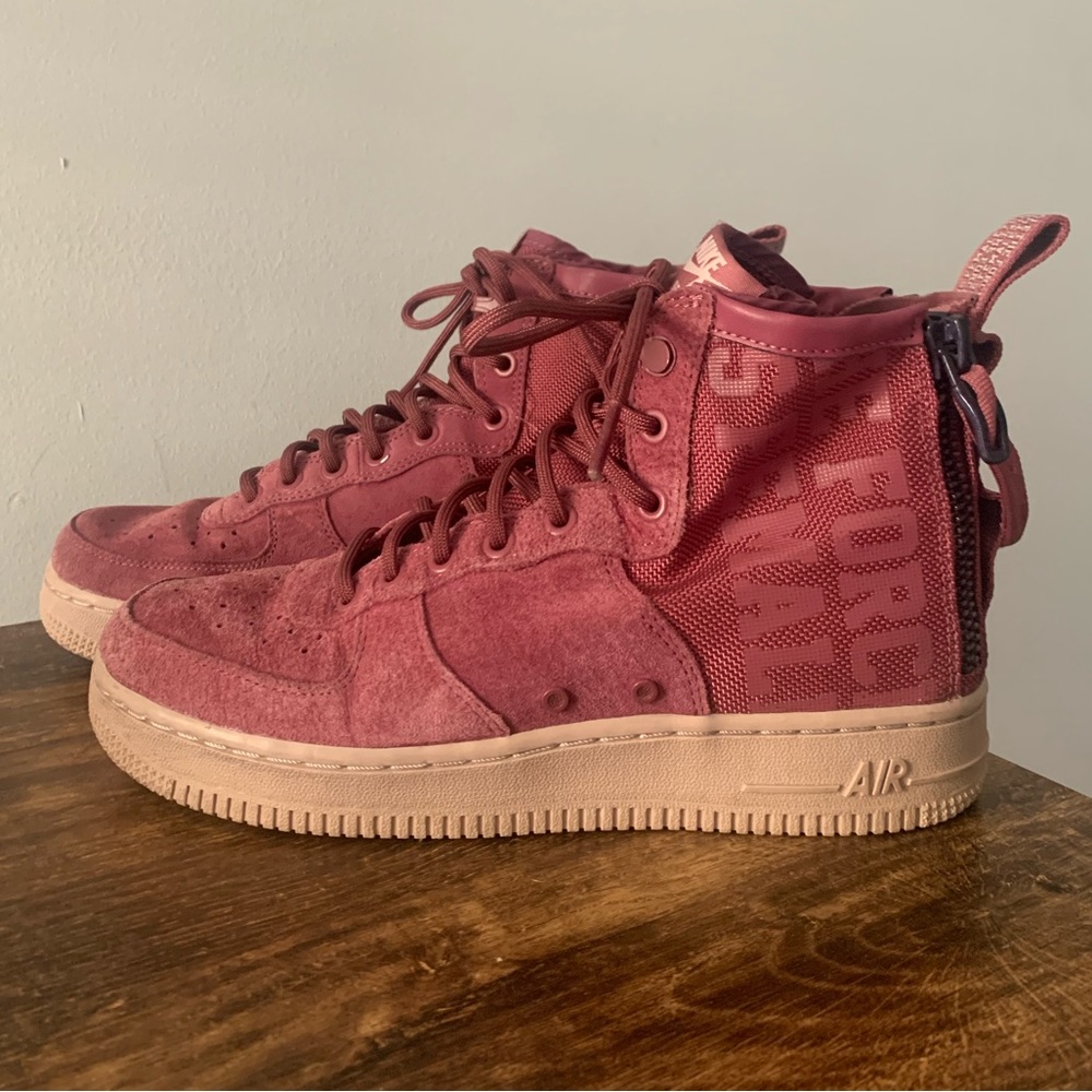 Nike Air Force 1
